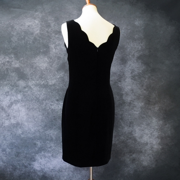 Vintage 90s Laura Ashley Black Velvet Dress Size US 8 UK 12 - Picture 4 of 8